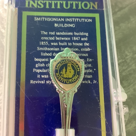 Smithsonian Institution souvenir spoon , new in box , made in the USA - Picture 4 of 5